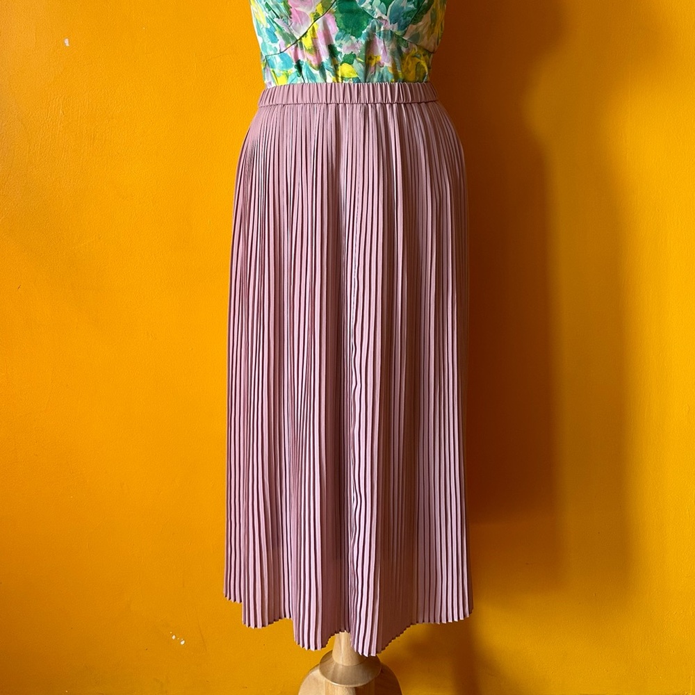 Uniqlo High Waist Chiffon Pleated Skirt - Size Small